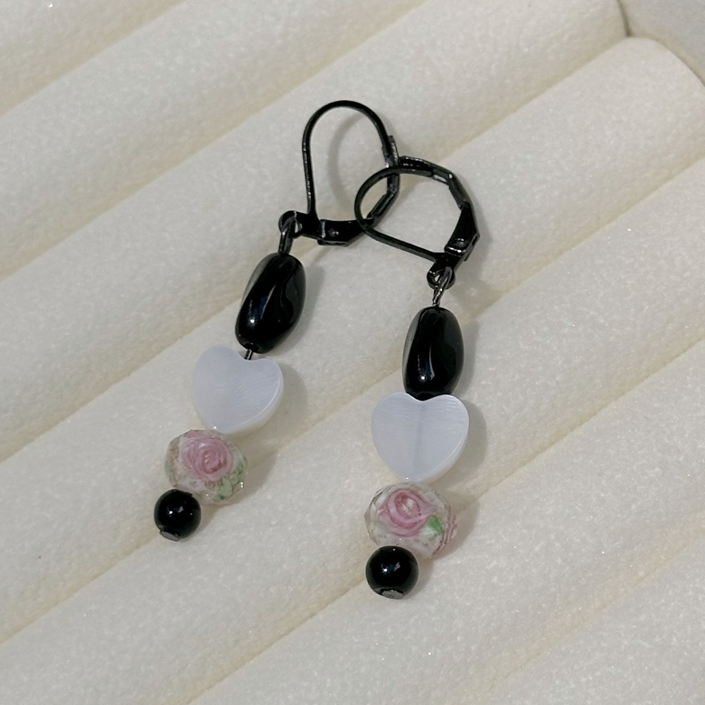 Handmade Black & White Heart Lever Back Earrings Hematite Finish Rose Beads - Picture 5 of 6